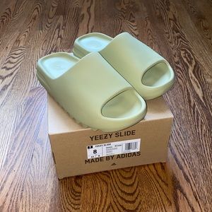 YEEZY SLIDES “RESIN/RESIN/RESIN “SOLD”